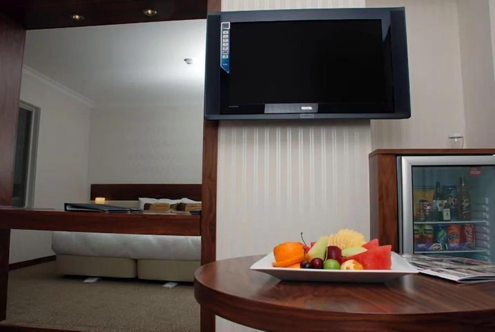 Demir Otel Bornova Экстерьер фото